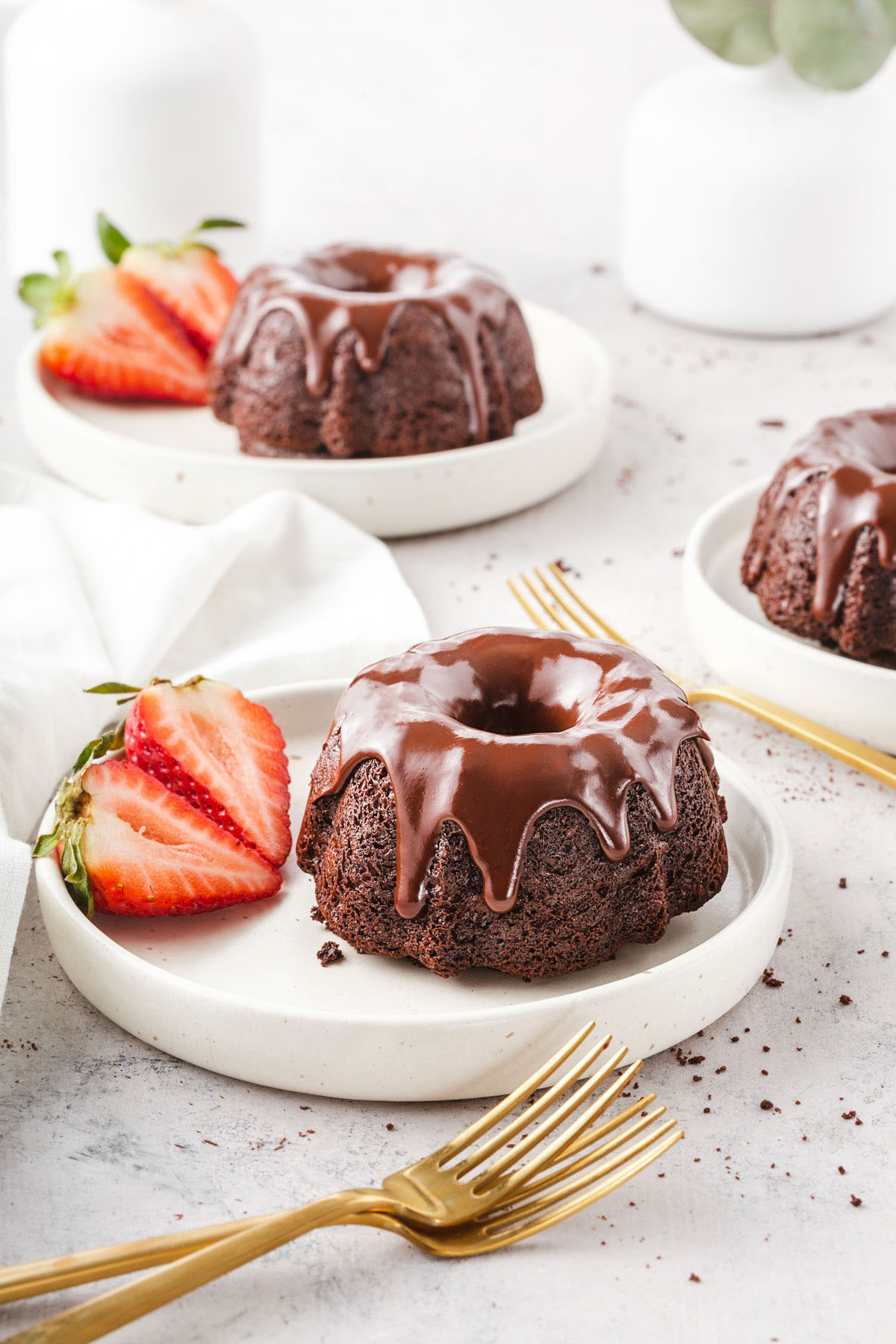 mini chocolate bundt cakes