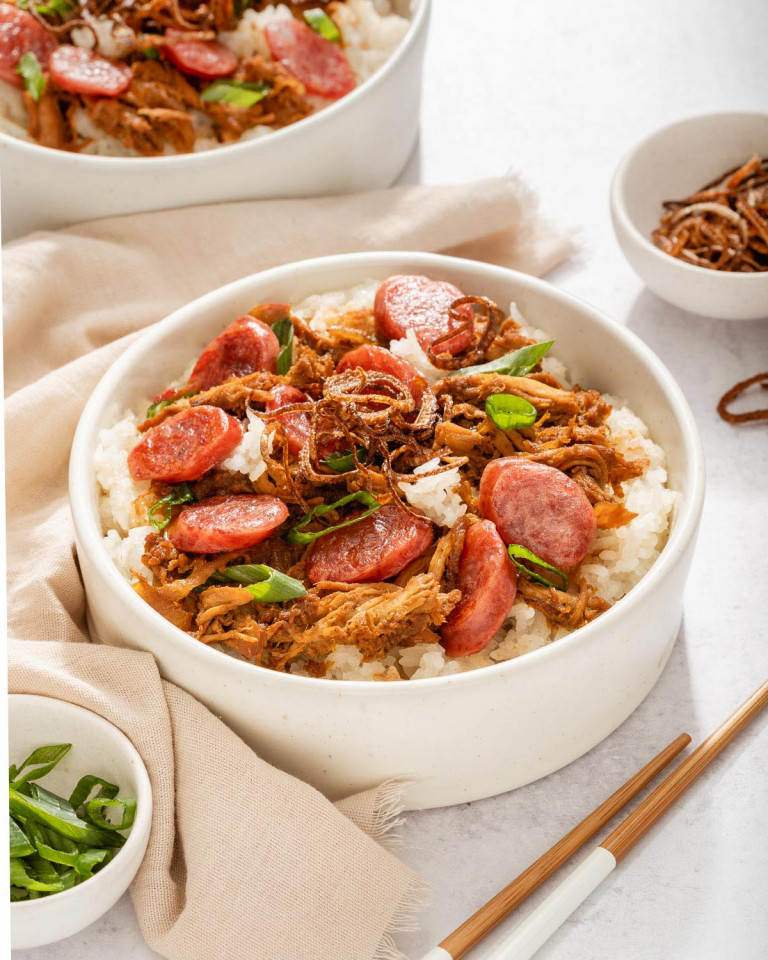 Vietnamese Sticky Rice with Chicken (Xôi gà) – Takes Two Eggs