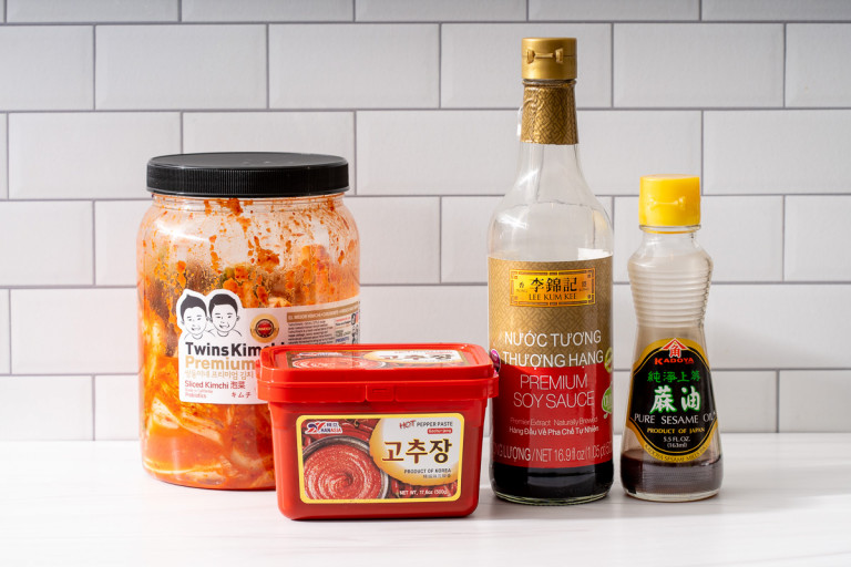 Kimchi Fried Rice (Kimchi bokkeumbap 김치볶음밥) – Takes Two Eggs