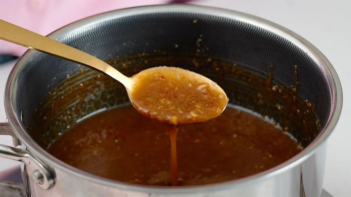 Final consistency of peanut sauce.