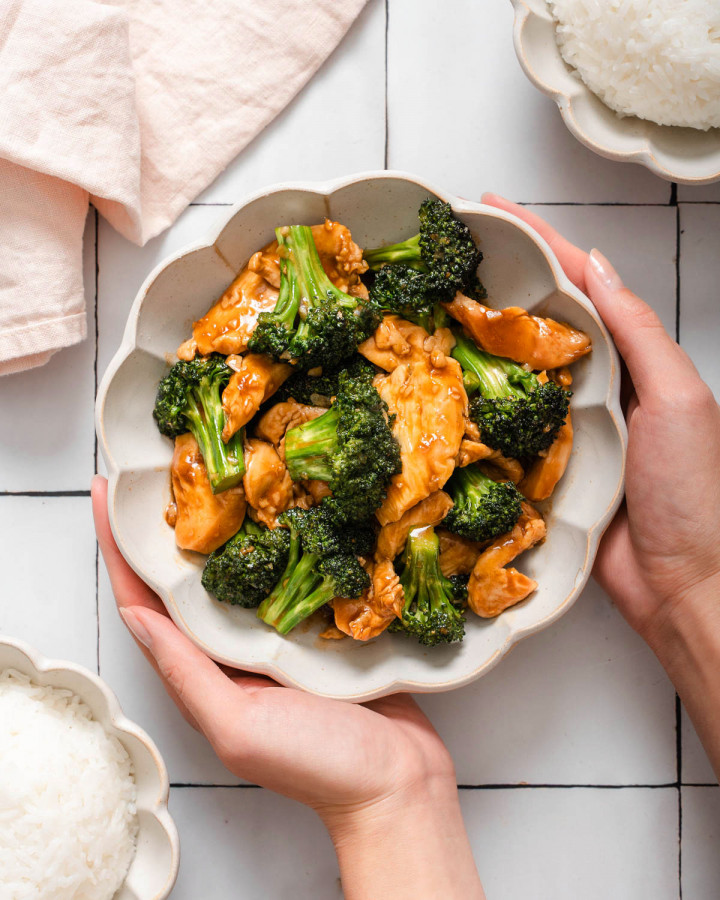 Quick & EASY Chinese Chicken and Broccoli – Takes Two Eggs