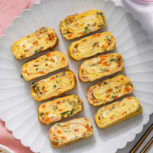 EASY to make Korean Egg Roll (Gyeran Mari) – Takes Two Eggs