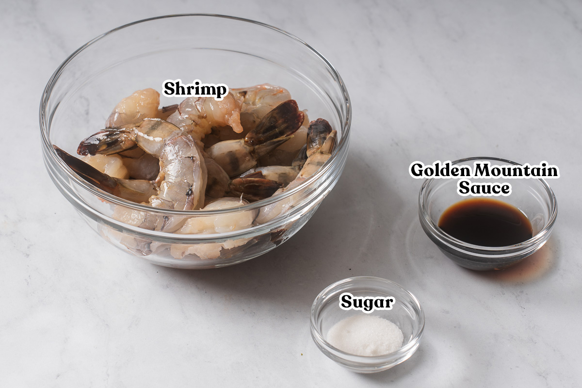 All the ingredients to season shrimp.