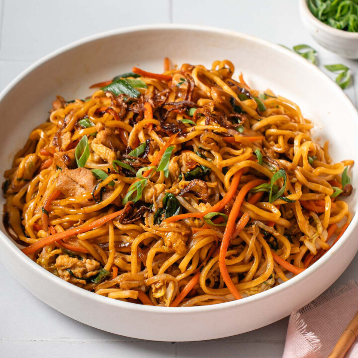 EASY 30-minute Bami Goreng (Indonesian Stir-fried Noodles)