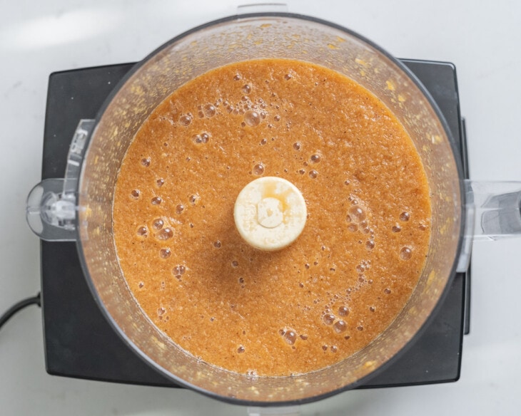 A bulgogi marinade after being pureed in a food processor.