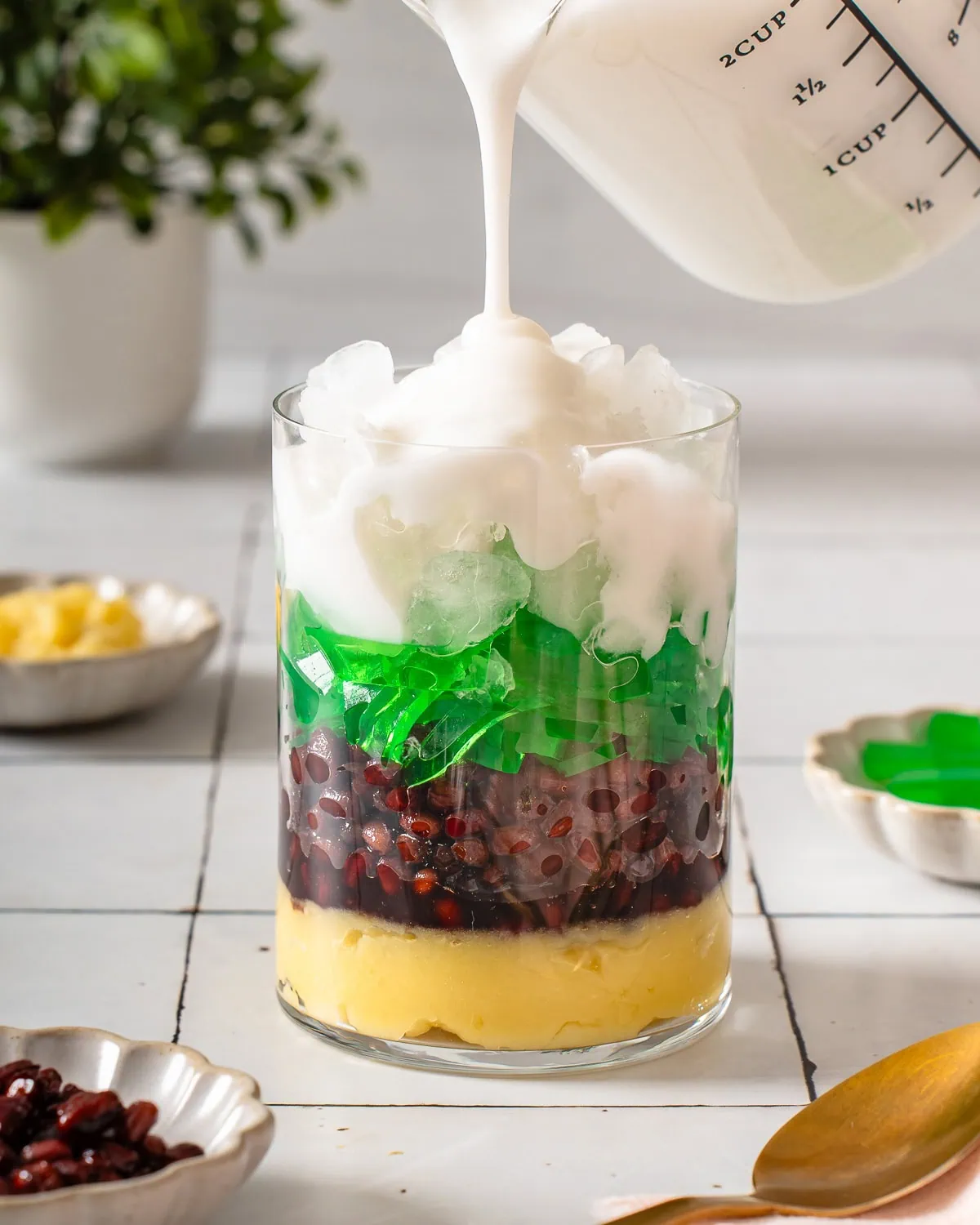 Che Ba Mau (Vietnamese Three Color Dessert) – Takes Two Eggs, image size:1200x1500